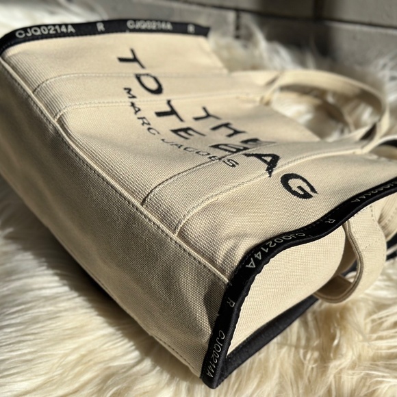 Marc Jacobs Jacquard Medium Tote Bag - Picture 11 of 11